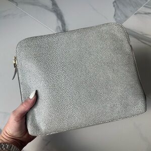 India Hicks The Insider Clutch Organizer Gray Genuine Leather Zip Bag Case